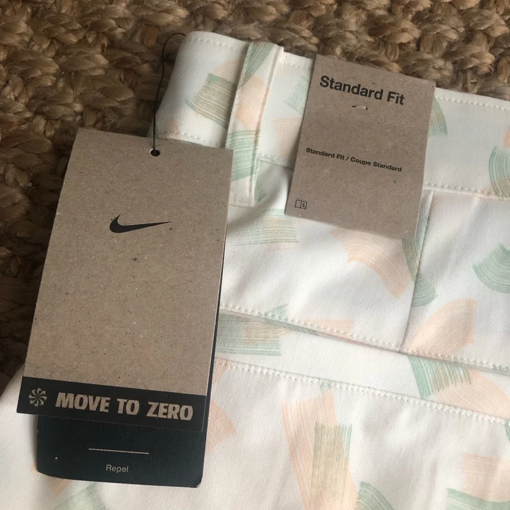 New w Tag: Nike Tour Golf Shorts. Size Medium or 32 Waist
